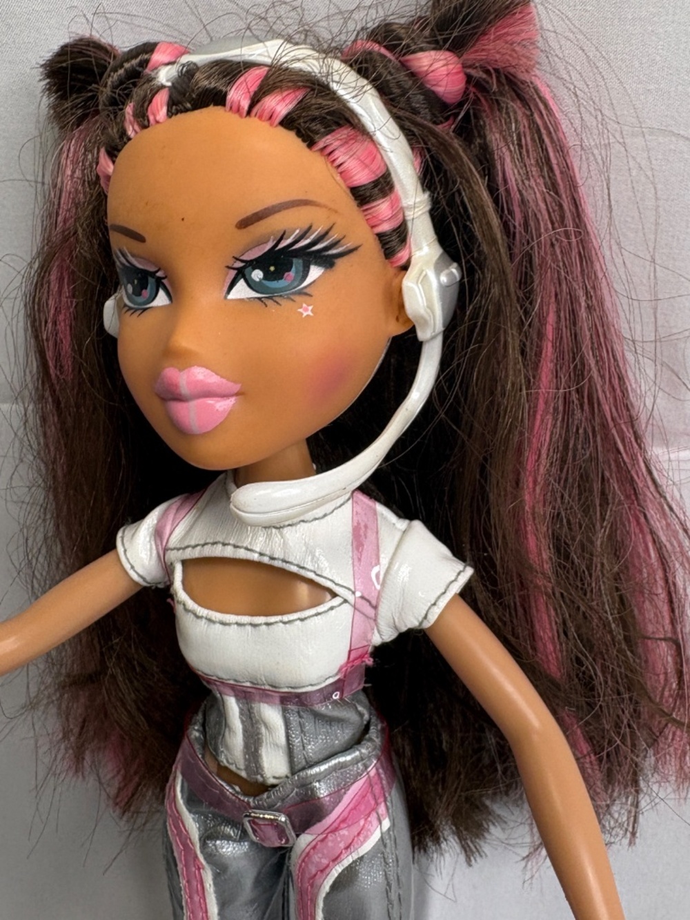 2005 MGA Bratz Doll Live In Concert Space Angelz Yasmin Fashion Doll - Picture 4 of 12